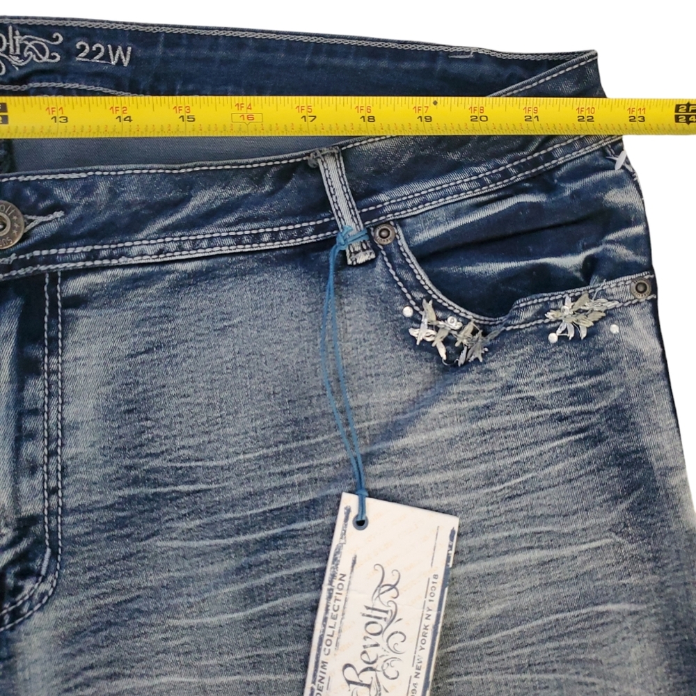 NWT Revolt Denim Women's Embroidery Shorts. Size 22W. - Picture 5 of 9